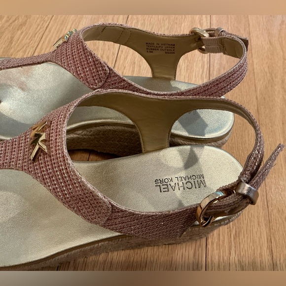 ✨Michael Kors Laney Sparkle Pink & Gold Espadrille Wedge Sandals💖 - Picture 5 of 12